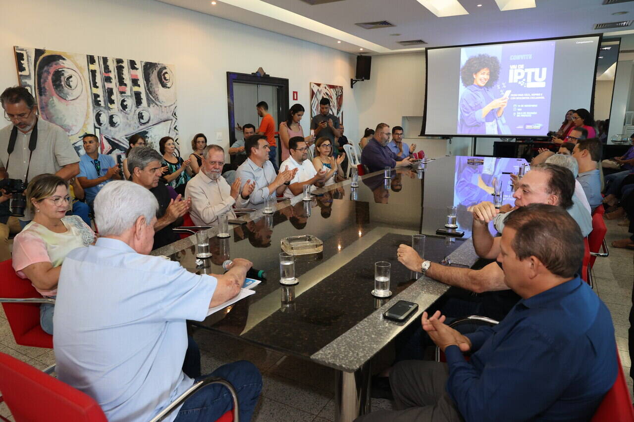 Foto da reunião de defição do IPTU em UberlÂndia